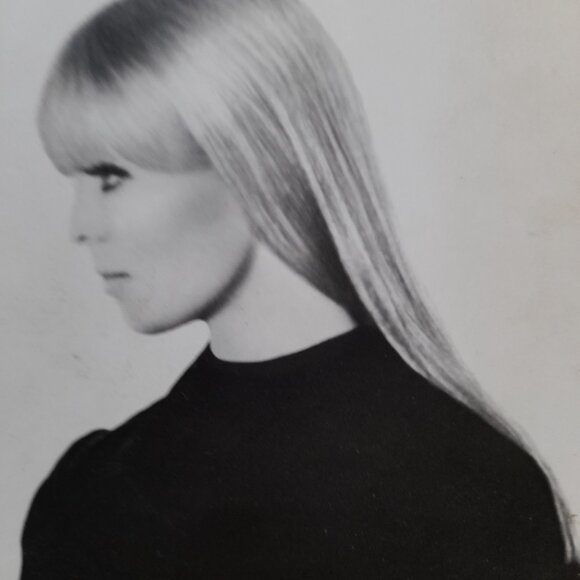 Incredible biography of the iconic Nico - Picture 2 of 4